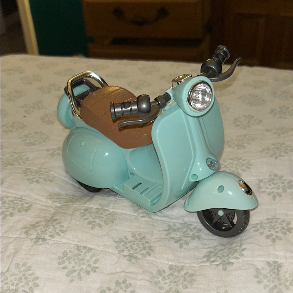 Labubu Moped